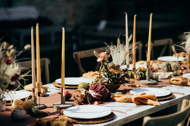 Wedding table decoration rustic style